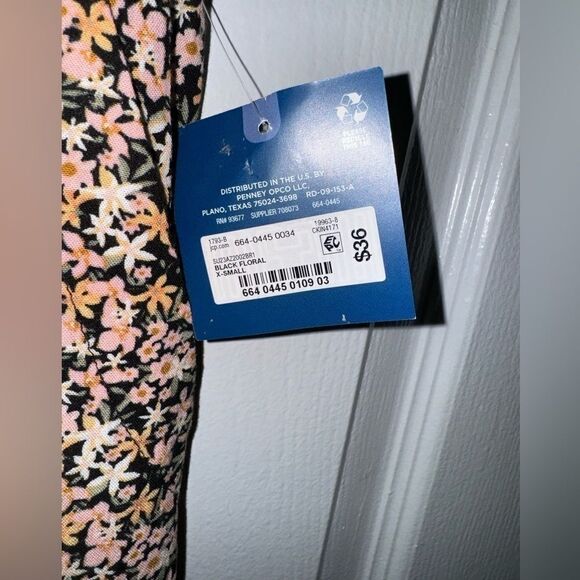 Arizona Women's Mid Rise Pull-On Shorts – Juniors, Floral - X-small & XXL - Picture 5 of 7